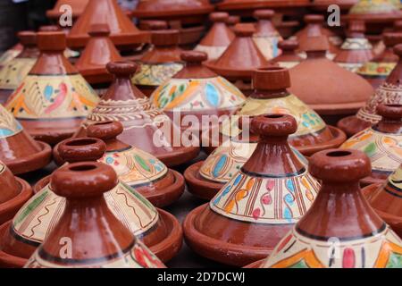 Tagines à vendre au Maroc Banque D'Images