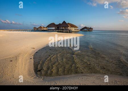 Como Maalifushi; Villas aquatiques; atoll de Thaa; Maldives Banque D'Images