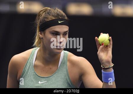 ***CTK POOL*** Aryna Sabalenka de Biélorussie joue un coup contre Cari Gauff des Etats-Unis lors du tournoi de tennis J&T Banka Ostrava Open 2020 à Ostrava, République Tchèque, le 22 octobre 2020. (CTK photo/Jaroslav Ozana) Banque D'Images