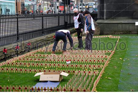 Édimbourg, Écosse, Royaume-Uni. 22 octobre 2020. Coquelicot Scotland Appeal, des coquelicots sont déposés dans les Princes Street Gardens en préparation du dimanche du souvenir qui cette année tombe le 8 novembre. Crédit : Craig Brown/Alay Live News Banque D'Images