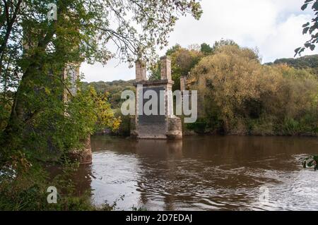 Autour du Royaume-Uni - Derelict Bridge Piers de Tenbury et Bewdley Railway, Worcestershire, Royaume-Uni Banque D'Images