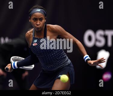 Ostrava, République tchèque. 22 octobre 2020. ***CTK POOL*** Cari Gauff des Etats-Unis joue un coup contre Aryna Sabalenka de Biélorussie pendant le tournoi de tennis J&T Banka Ostrava Open 2020 à Ostrava, République Tchèque, le 22 octobre 2020. Crédit: Jaroslav Ozana/CTK photo/Alay Live News Banque D'Images