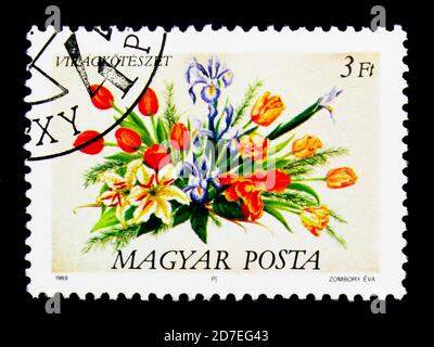 MOSCOU, RUSSIE - 25 NOVEMBRE 2017 : un timbre imprimé en Hongrie montre fleurs, série, vers 1989 Banque D'Images