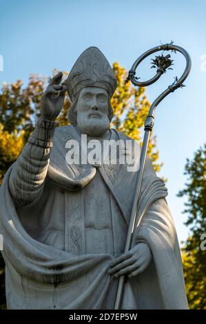 terni, italie octobre 22 2020: Statue de San Valentino placé au rond-point de la rue filippo turati à terni Banque D'Images