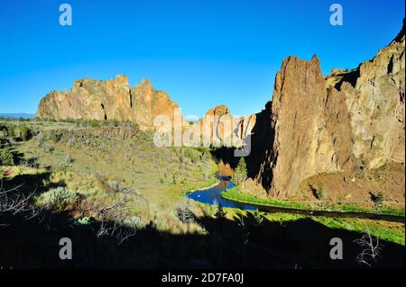 Lever du soleil au parc national de Smith Rock, Oregon-États-Unis Banque D'Images