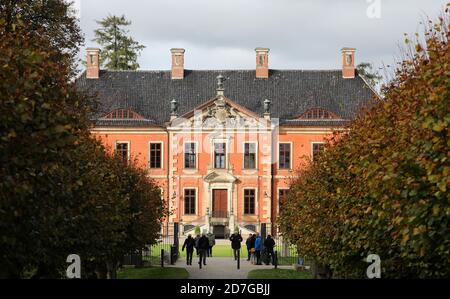 15 octobre 2020, Mecklembourg-Poméranie occidentale, Klütz : le château baroque de Bothmer. En raison de la pandémie de Corona, de nombreux mariages dans le château ont été reportés ou annulés. Néanmoins, cette année, plus de couples se sont dit oui l'un à l'autre que toute l'année précédente. Photo: Bernd Wüstneck/dpa-Zentralbild/ZB Banque D'Images