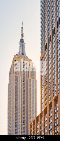 New York, États-Unis - 15 août 2015 : gros plan de l'Empire State Building au coucher du soleil. Banque D'Images