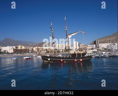 Bateau à voile pour les visiteurs Los Cristianos Harbour Tenerife Banque D'Images