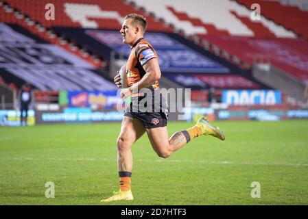 Greg Eden de Castleford est clair pour essayer pendant le match de la Super League Betfred entre Castleford Tigers et Hull KR au stade totalement Wicked, S. Banque D'Images