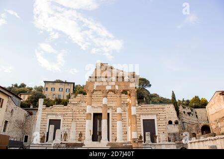 Les ruines de l'Capitolium ou Temple de la Triade Capitoline à Brescia, dans le centre de l'ancienne ville romaine de Brixia Banque D'Images