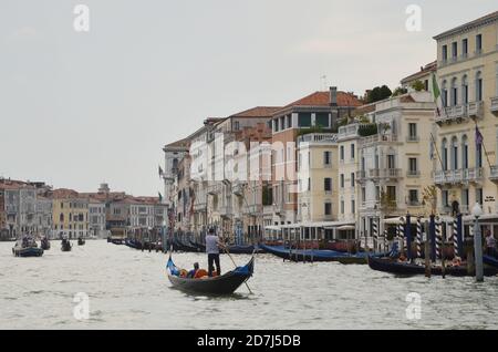 Venise avec ses attractions historiques et ses magnifiques canaux. La ville flottante regorge de musées et de galeries, centre de la Renaissance. Banque D'Images