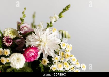 Bouquet de différentes fleurs d'été Banque D'Images