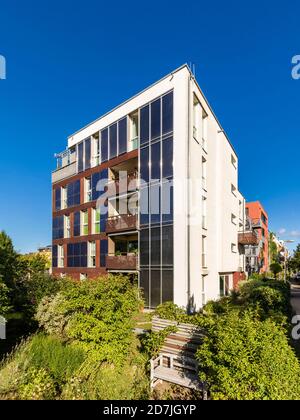 Allemagne, Bade-Wurtemberg, Tubingen, appartements modernes et économes en énergie dans la banlieue de Muhlenviertel Banque D'Images