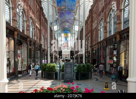 Harvey Nichols Espresso bar dans le quartier victorien, Leeds, West Yorkshire, Angleterre. Banque D'Images