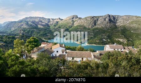 Panoramique de la ville de Guadalest depuis Alicante, Espagne Banque D'Images