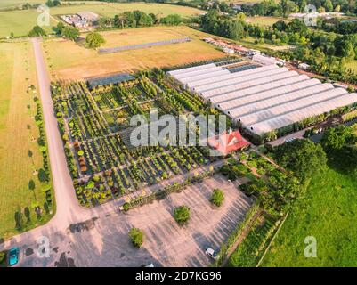 Architectural plants est une pépinière à Pulborough, West Sussex, Angleterre, Royaume-Uni. Situé dans 32 hectares de champs ouverts et entouré de terres agricoles donnant sur t Banque D'Images