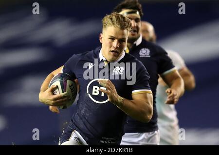 Le Duhan van der Merwe, en Écosse, marque la sixième tentative du match de son côté lors du match international d'automne au stade BT Murrayfield, à Édimbourg. Banque D'Images