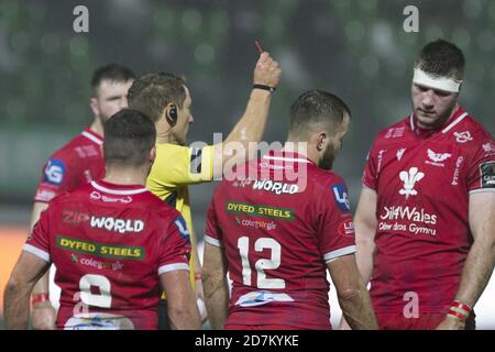 Trévise, Italie. 23 octobre 2020. Carte rouge Morgan Jones pendant Benetton Treviso vs Scarlets Rugby, Rugby Guinness Pro 14 Match à Trévise, Italie, octobre 23 2020 crédit: Independent photo Agency/Alay Live News Banque D'Images