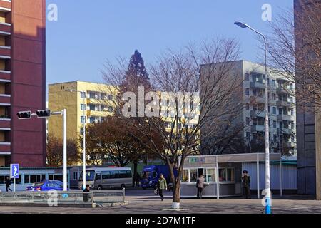 Pyongyang, Corée du Nord - 09 novembre 2018 : bâtiments résidentiels au centre-ville de Captial City à Pyongyang, Corée du Nord. Banque D'Images