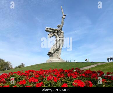 La plus grande sculpture du monde Motherland sur Mamayev Kurgan Dans la ville de Volgograd Russie Banque D'Images