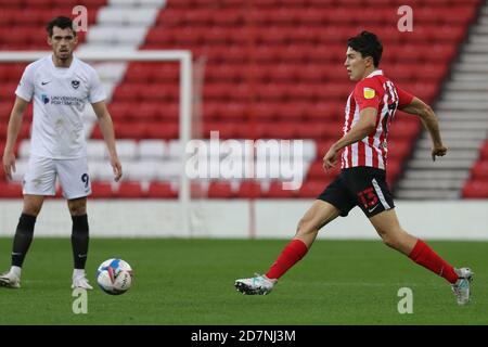 SUNDERLAND, ANGLETERRE. 24 OCTOBRE Luke O'Nien de Sunderland pendant le match de la Ligue 1 de pari du ciel entre Sunderland et Portsmouth au Stade de lumière, Sunderland, le samedi 24 octobre 2020. (Crédit : Robert Smith | ACTUALITÉS MI) crédit : ACTUALITÉS MI et sport /Actualités Alay Live Banque D'Images