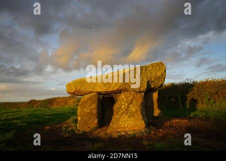 Ty Newydd, Chambre de sépulture néolithique, Llanfaelog, Anglesey, pays de Galles du Nord, Royaume-Uni, Banque D'Images