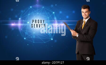 Businessman de penser à des solutions de sécurité avec les serveurs proxy inscription Banque D'Images