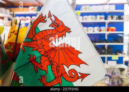 Intérieur,intérieur,intérieur,intérieur,intérieur,couvert,Cardigan Guildhall Market,Cardigan ,T-shirts gallois,dragon gallois,drapeau,galloise plat,national,drapeau national,dragon rouge,mouton gallois,heure de pointe au pays de Galles,tee-shirt, tee-shirts, à vendre,souvenirs,cadeaux,boutique de cadeaux,intérieur,intérieur,intérieur,intérieur,intérieur,intérieur,intérieur,intérieur,intérieur,intérieur,intérieur,intérieur,intérieur,intérieur,intérieur,intérieur,intérieur,intérieur,ville,plein,plein,plein,plein,marché,Cerdigion,plein,marché,Royaume-Uni,ville,marché,en,en,plein,en,plein,en,plein,en,plein,en,en,en,en,en,plein,plein,plein,en,plein Banque D'Images