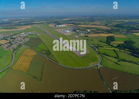 Vues aériennes de l'aéroport international de Cardiff dans la vallée de Glamorgan, pays de Galles du Sud, Royaume-Uni Banque D'Images