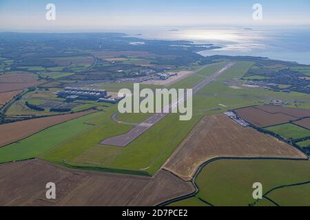 Vues aériennes de l'aéroport international de Cardiff dans la vallée de Glamorgan, pays de Galles du Sud, Royaume-Uni Banque D'Images