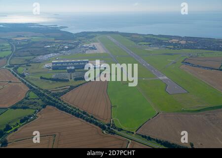 Vues aériennes de l'aéroport international de Cardiff dans la vallée de Glamorgan, pays de Galles du Sud, Royaume-Uni Banque D'Images