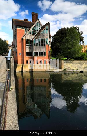 The Jerwood Library, River Cam, Clare College Cambridge City, Angleterre, Royaume-Uni Banque D'Images
