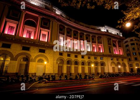 L'hôtel de ville de Salerne. Salerno, Italie. Vue de Lungomare Trieste. Banque D'Images
