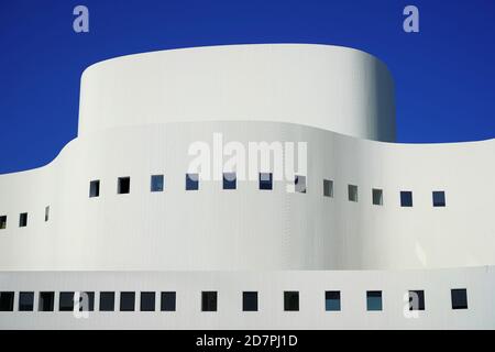 Le théâtre Düsseldorfer Schauspielhaus, construit de 1965 à 1969. Il a ouvert en 1970. Architecte: Bernhard Pfau. On l'appelle « architecture organique ». Banque D'Images