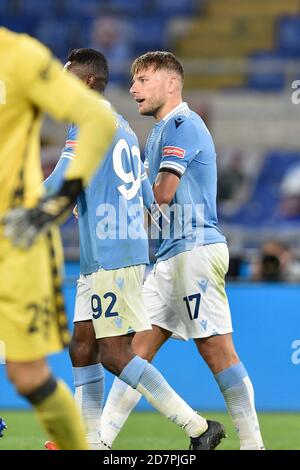 Rome, Italie. 24 octobre 2020. ROME, ITALIE - octobre 24 : Ciro immobile (17) de SS Lazio marque un but lors d'un match de football entre SS Lazio et le FC de Bologne au Stadio Olimpico le 24 octobre 2020 à Rome Italie /LM crédit: Agence photo indépendante/Alamy Live News Banque D'Images