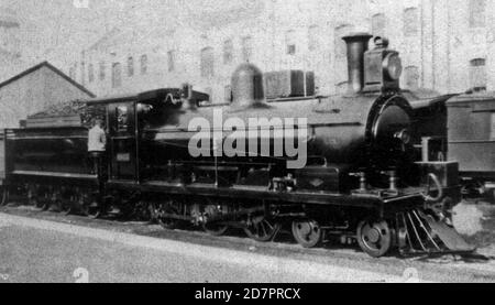 Histoire de l'Afrique du Sud: Cape Government Railways 5e classe 4-6-0 no 135 ; puis OVGS n° 55 ; puis le n° CCRS 332 ; puis N° SAR 0332 environ 1920 Banque D'Images