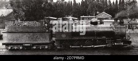 Histoire de l'Afrique du Sud: Ex Cape Government Railways classe 8 no 831 (4-8-0)chemins de fer sud-africains classe 8F no 1236 Numéro du constructeur : NBL 16163 ca. 1930 Banque D'Images