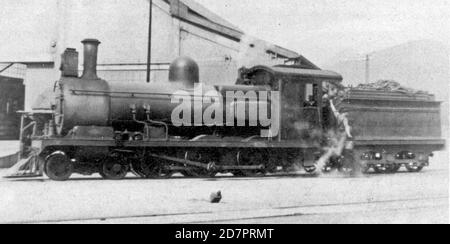 Histoire de l'Afrique du Sud: Cape Government Railways 5e classe 4-6-0 no 127 ; puis OVGS n° 50 ; puis le n° CCRS 327 ; puis N° SAR 0327Reboiled avec foyer Belpaire et tubes Drummond par le CSAR ca. 1920 Banque D'Images