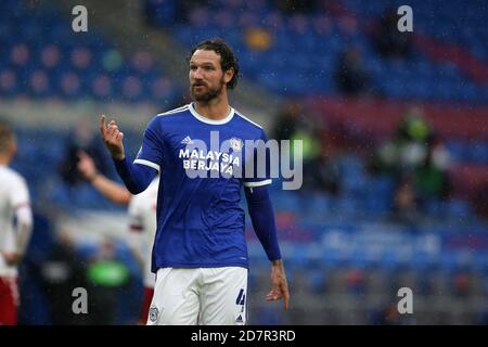 Cardiff, Royaume-Uni. 24 octobre 2020. Sean Morrison de Cardiff City regarde le match de championnat de Skybet.EFL, Cardiff City v Middlesbrough au Cardiff City Stadium de Cardiff, pays de Galles, le samedi 24 octobre 2020. Cette image ne peut être utilisée qu'à des fins éditoriales. Utilisation éditoriale uniquement, licence requise pour une utilisation commerciale. Aucune utilisation dans les Paris, les jeux ou les publications d'un seul club/ligue/joueur. photo par Andrew Orchard/Andrew Orchard sports Photography/Alamy Live News crédit: Andrew Orchard sports Photography/Alamy Live News Banque D'Images