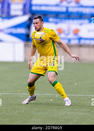 Lewis Stevenson de Hibernian pendant le montage Kilmarnock / Hibernian au stade Rugby Park le samedi 24 octobre 2020. Banque D'Images