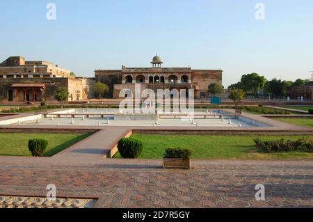 Fort de Lahore dans la vieille ville Lahore au Punjab, Pakistan. Le fort de Lahore est inscrit au patrimoine mondial de l'UNESCO en 1981. Banque D'Images