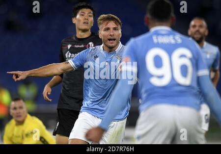 Rome, Italie. 24 octobre 2020. Ciro immobile (C) du Latium célèbre après avoir été marquant lors d'un match de football de série A entre le Latium et Bologne à Rome, Italie, le 24 octobre 2020. Credit: Augusto Casasoli/Xinhua/Alamy Live News Banque D'Images