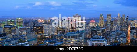 Vue panoramique aérienne de Montréal en automne au crépuscule, Québec, Canada Banque D'Images