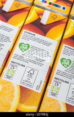 Étiquetage DU produit ASDA indiquant l'état de recyclage de l'emballage. Pour le recyclage du plastique, les informations sur le recyclage des emballages, les étiquettes alimentaires au Royaume-Uni, une alimentation saine. Banque D'Images