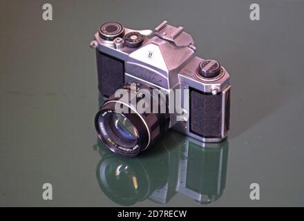 ancienne collection d'appareils photo Banque D'Images