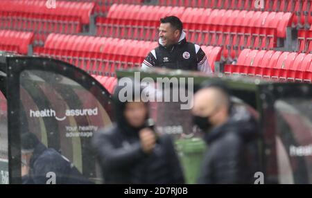 Salford, Royaume-Uni. 24 octobre 2020 la personnalité de la télévision Mark Wright a vu pendant le match de la Sky Bet League Two entre Salford City et Crawley Town. Credit: James Boardman / Alamy Live News Banque D'Images