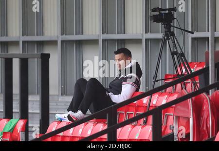 Salford, Royaume-Uni. 24 octobre 2020 la personnalité de la télévision Mark Wright a vu pendant le match de la Sky Bet League Two entre Salford City et Crawley Town. Credit: James Boardman / Alamy Live News Banque D'Images