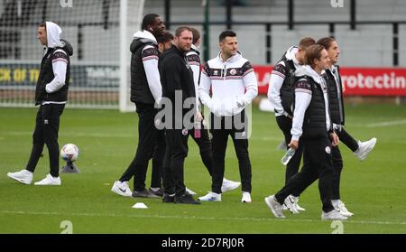 Salford, Royaume-Uni. 24 octobre 2020 la personnalité de la télévision Mark Wright a vu pendant le match de la Sky Bet League Two entre Salford City et Crawley Town. Credit: James Boardman / Alamy Live News Banque D'Images