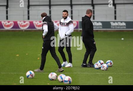 Salford, Royaume-Uni. 24 octobre 2020 la personnalité de la télévision Mark Wright a vu avant le match de la Sky Bet League Two entre Salford City et Crawley Town. Credit: James Boardman / Alamy Live News Banque D'Images