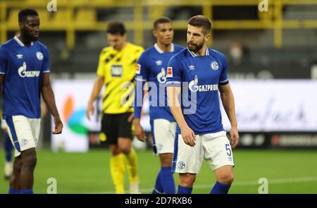 Dortmund, Allemagne. 25 octobre 2020. Firo: 24.10.2020 Fuvuball: Soccer: 1ère saison Bundesliga 2020/21 BVB, Borussia Dortmund - FC Schalke 04 3: 0 decu, Enttv§uschugn de gauche à droite: Salif Sane, Malick Thiaw et Matija Nastasic crédit: Jvrgen Fromme/firo/pool/dpa/utilisation en direct dans le monde entier Banque D'Images